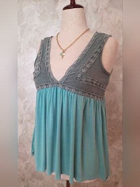 POL Boho Babydoll Tank Top Aqua Blue Lace Trim Flowy Gauze Eye Catching NWT